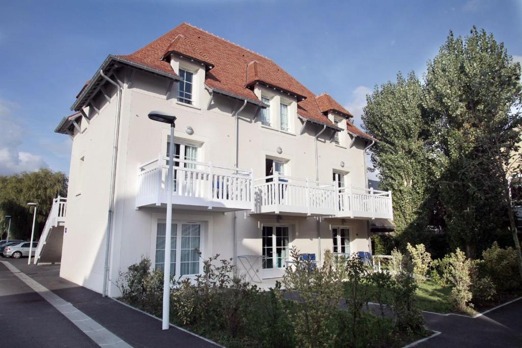 Residence Odalys Le Domaine Des Dunettes Cabourg Buitenkant foto