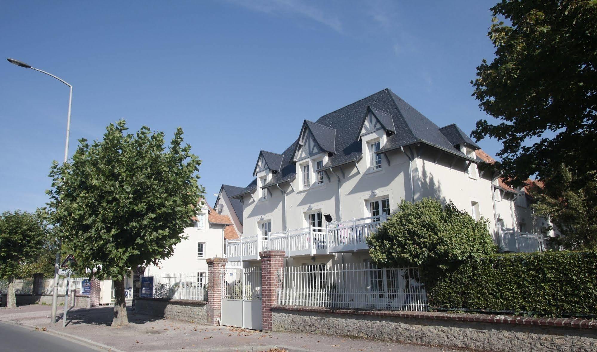 Residence Odalys Le Domaine Des Dunettes Cabourg Buitenkant foto